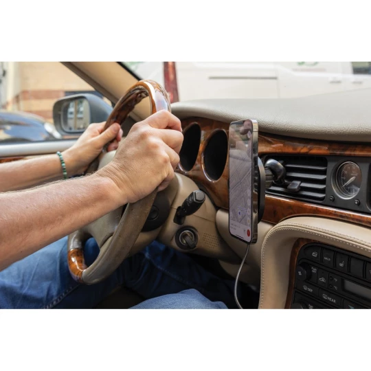 PowerCruze RCS rplastic 15W magnetic charging car holder (P309.1101)-1